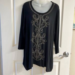 ❗️SOLD❗️JM collection top. Size large.